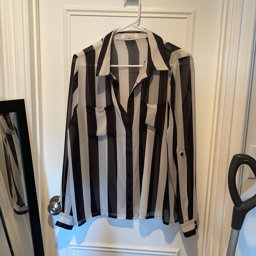 BEETLEJUICE Top 🪲🧃
